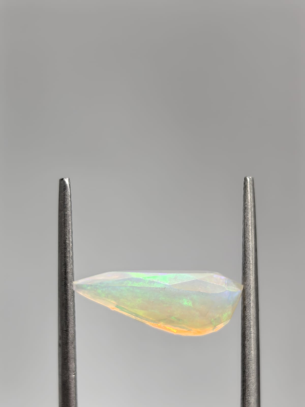 Ópalo forma de gota de 2.02ct