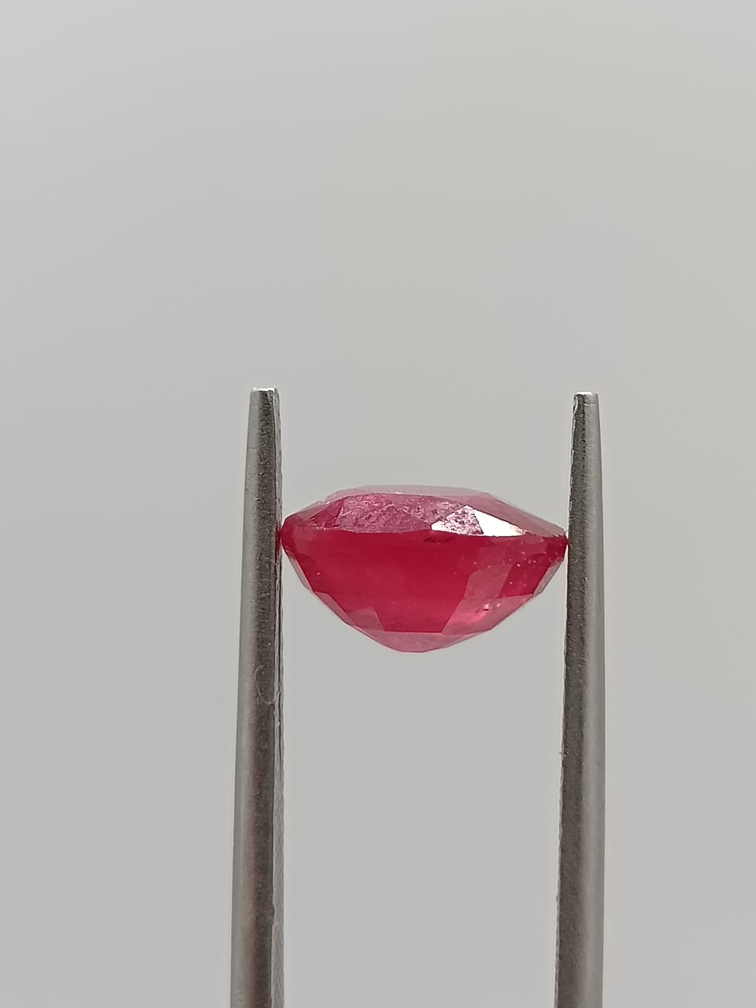 Rubí ovalado de 3.17ct