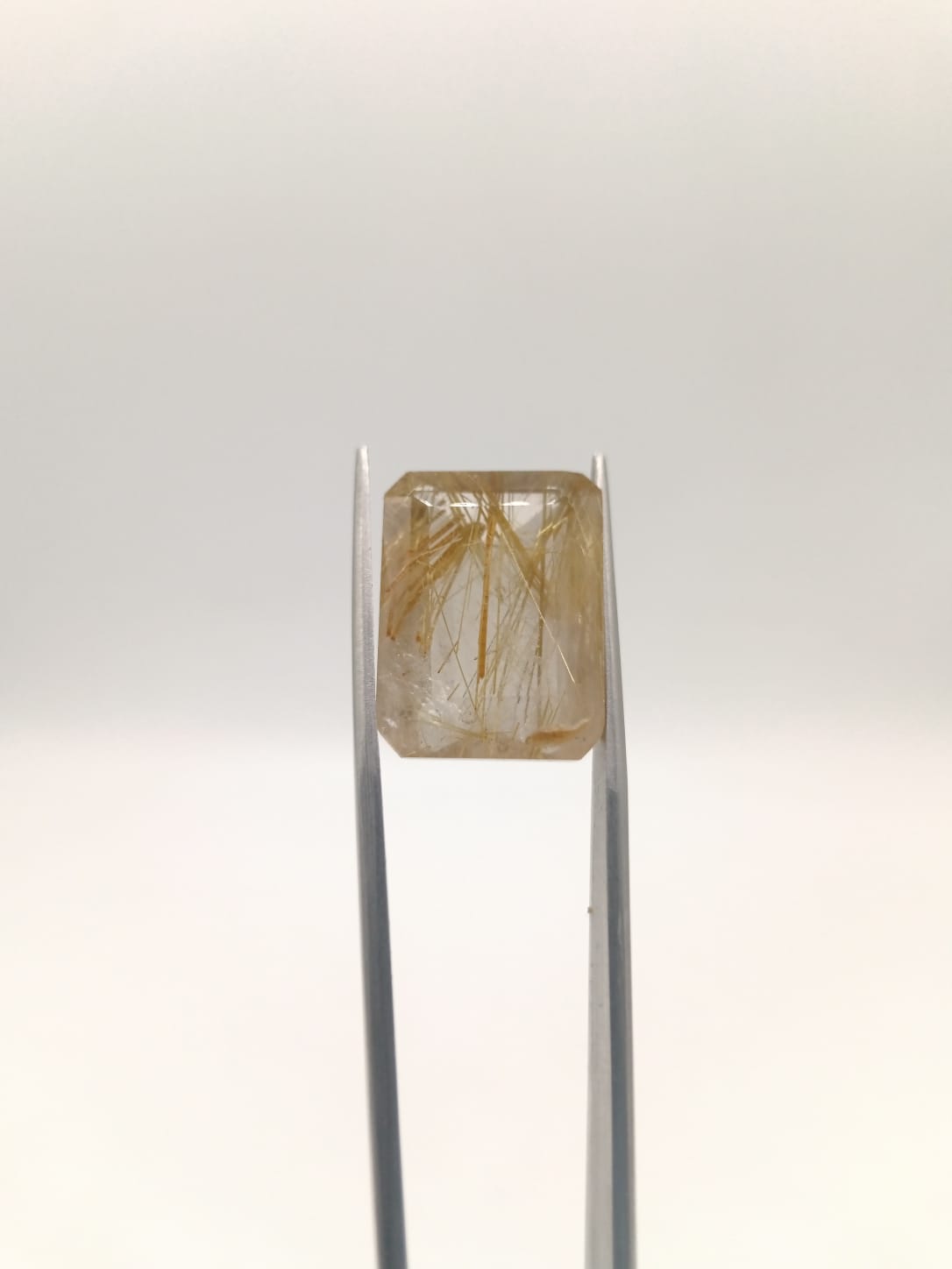 Cuarzo rutilado rectangular de 21.54ct
