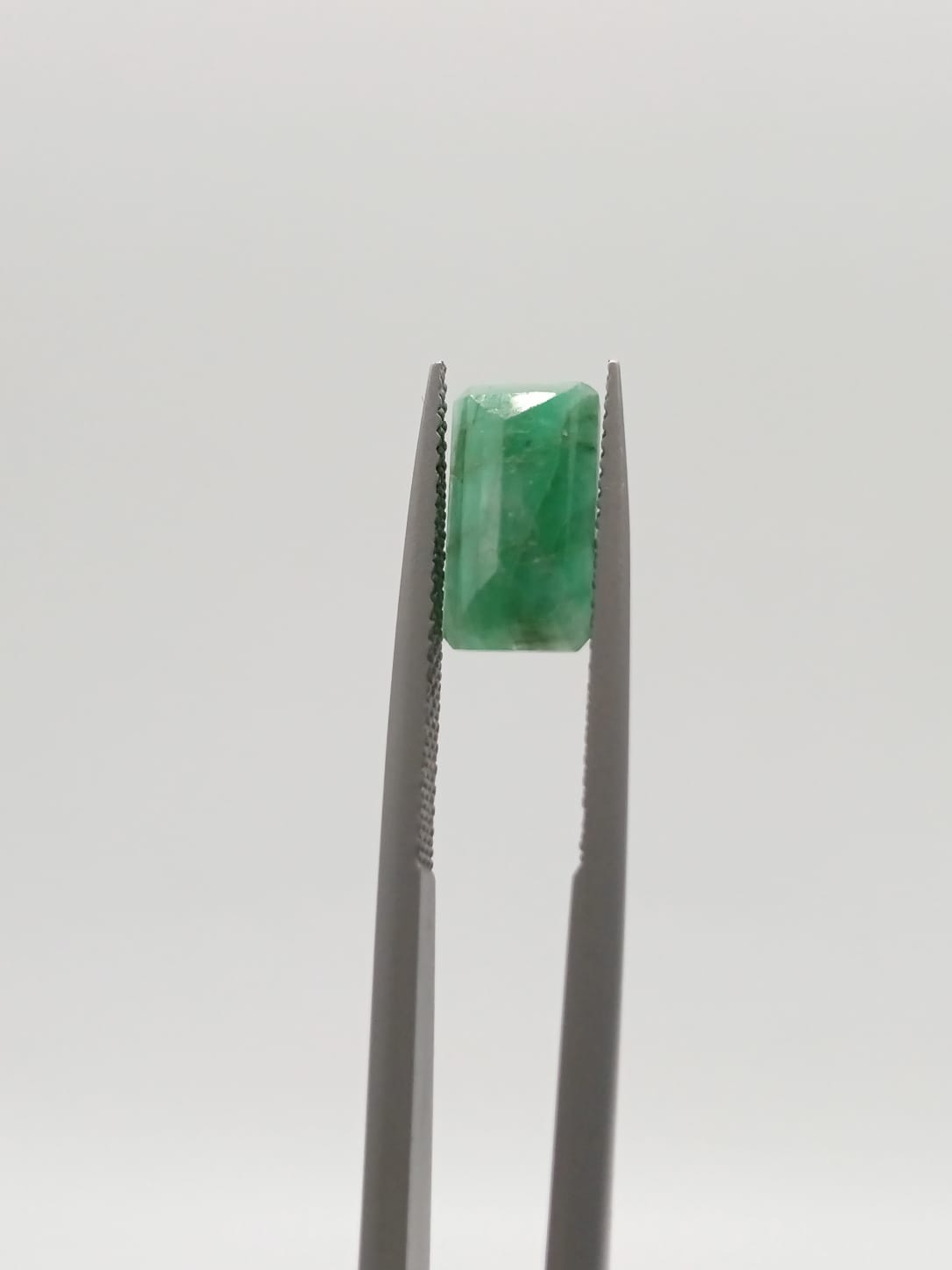 Esmeralda brasileña rectangular de 2.31ct