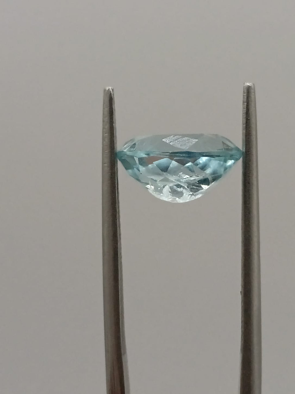 Aguamarina ovalada de 2.39ct