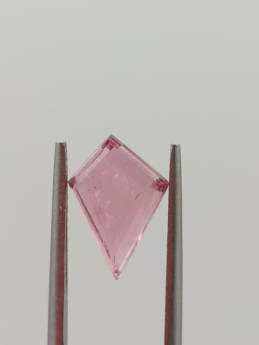Turmalina rosa corte fancy de 2.52ct