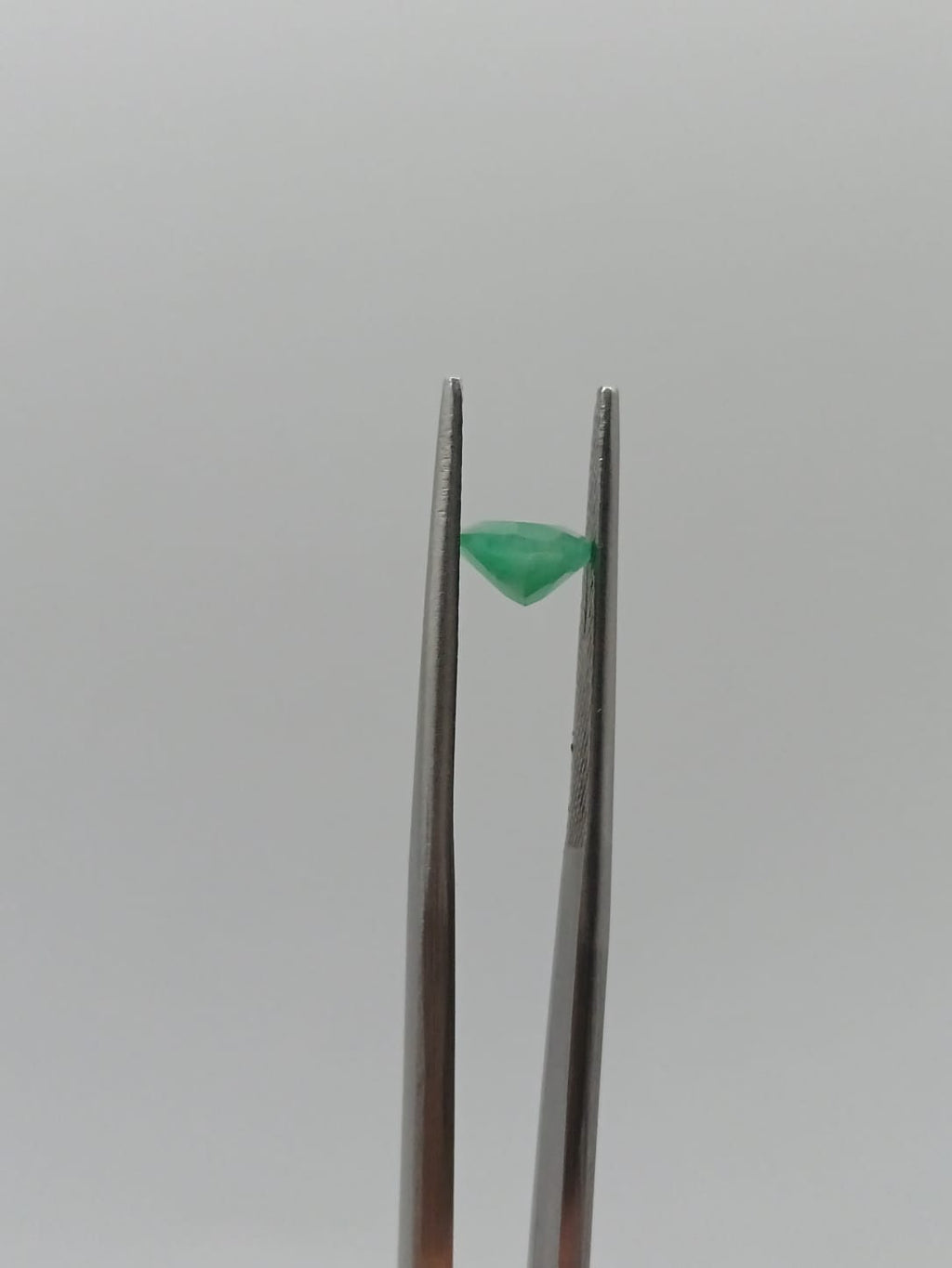 Esmeralda brasileña corte trillion de 0.71ct