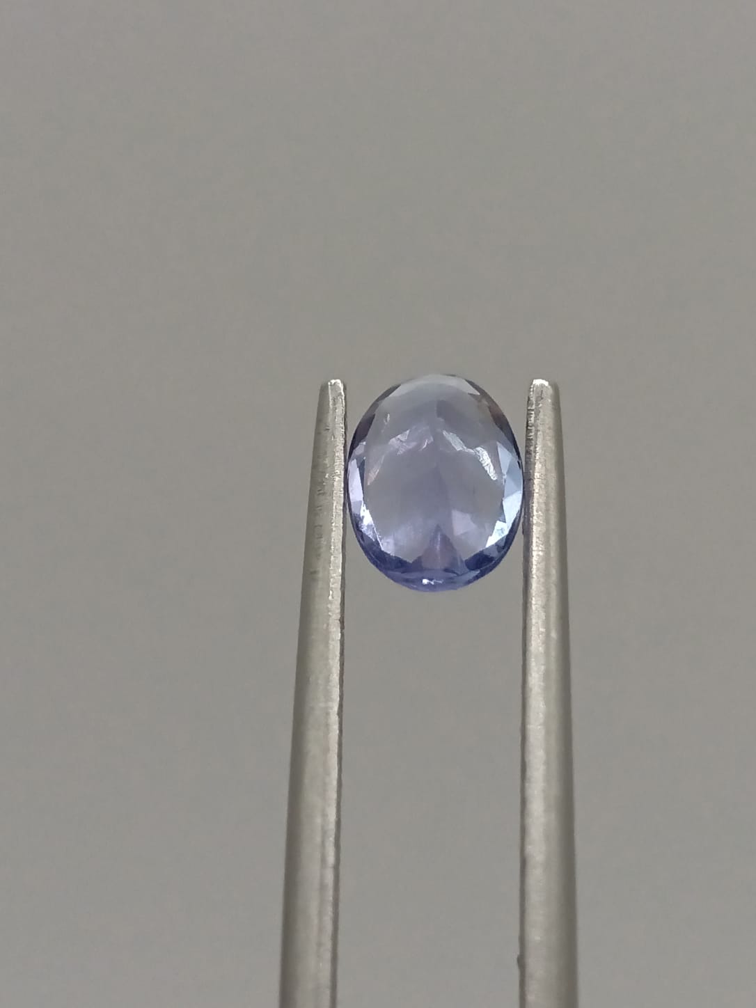 Tanzanita ovalada de 0.82ct