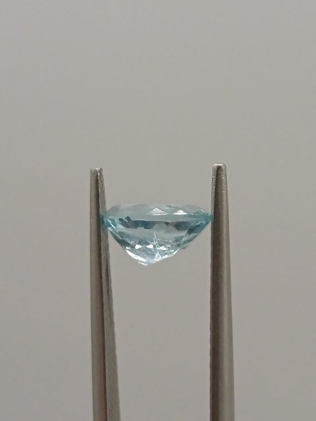 Aguamarina ovalada de 1.21ct
