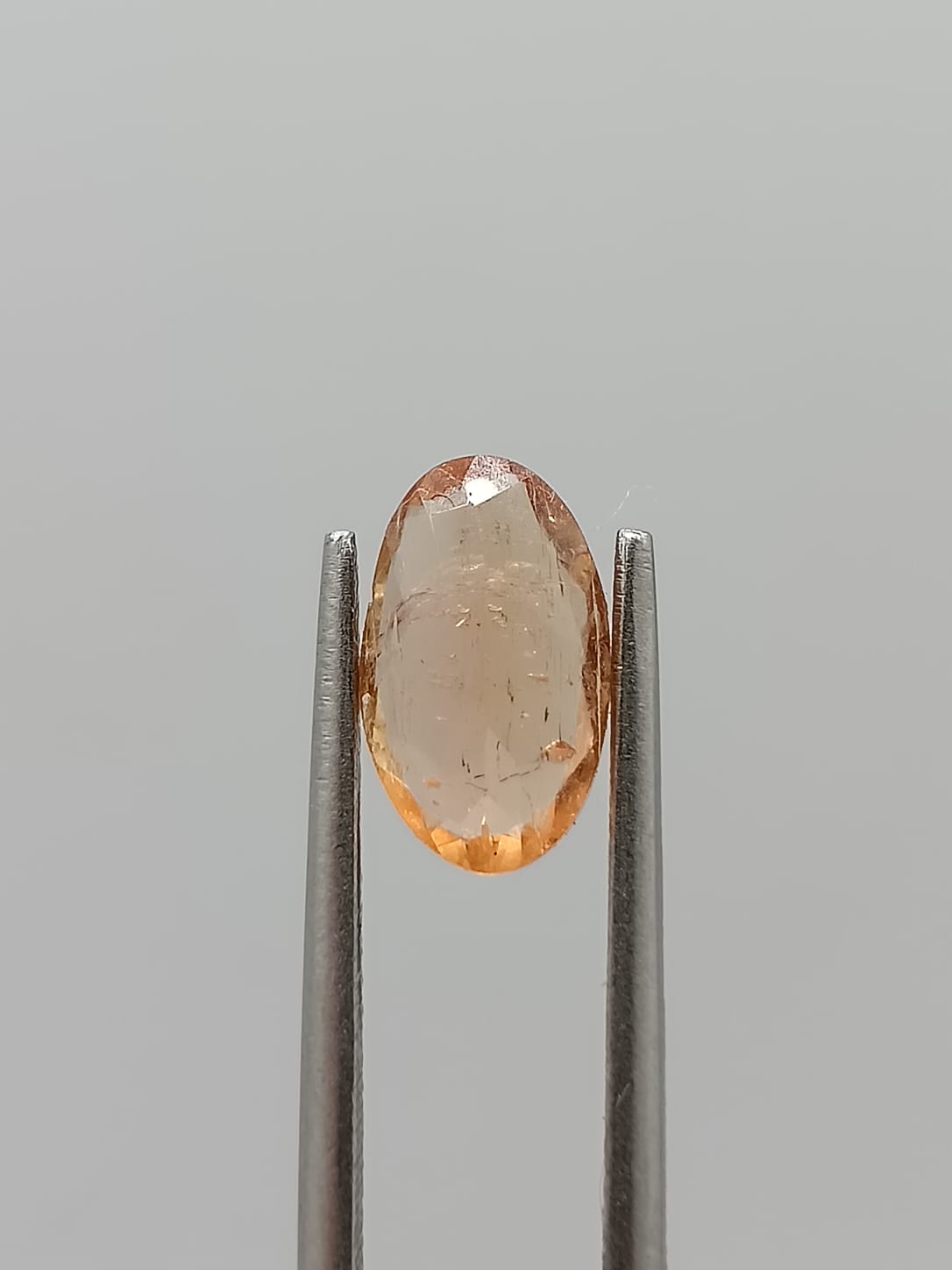 Topacio imperial ovalado de 1.82ct