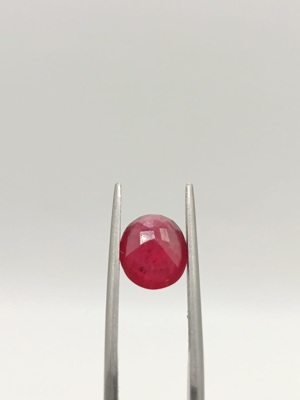 Rubí ovalado de 3.57ct