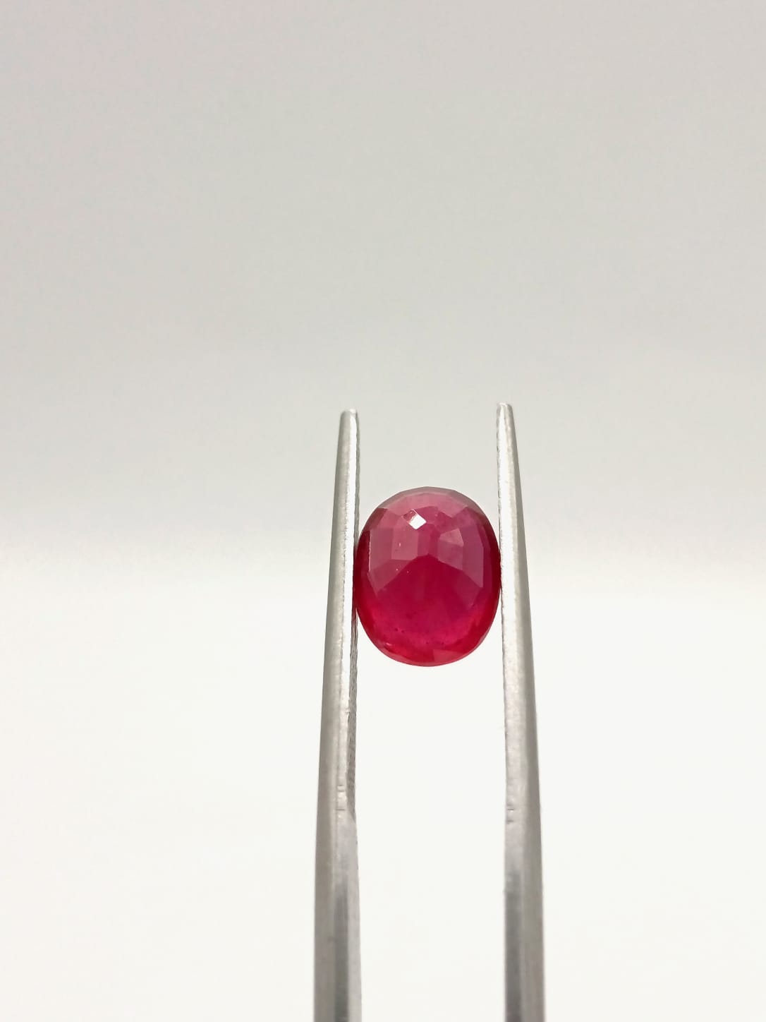 Rubí ovalado de 3.12ct