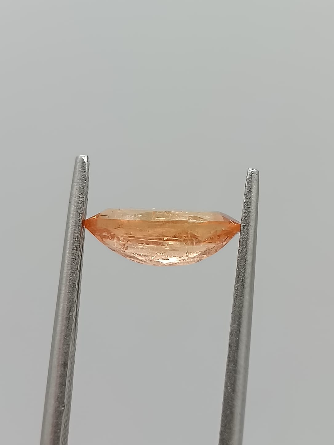 Topacio imperial ovalado de 1.82ct