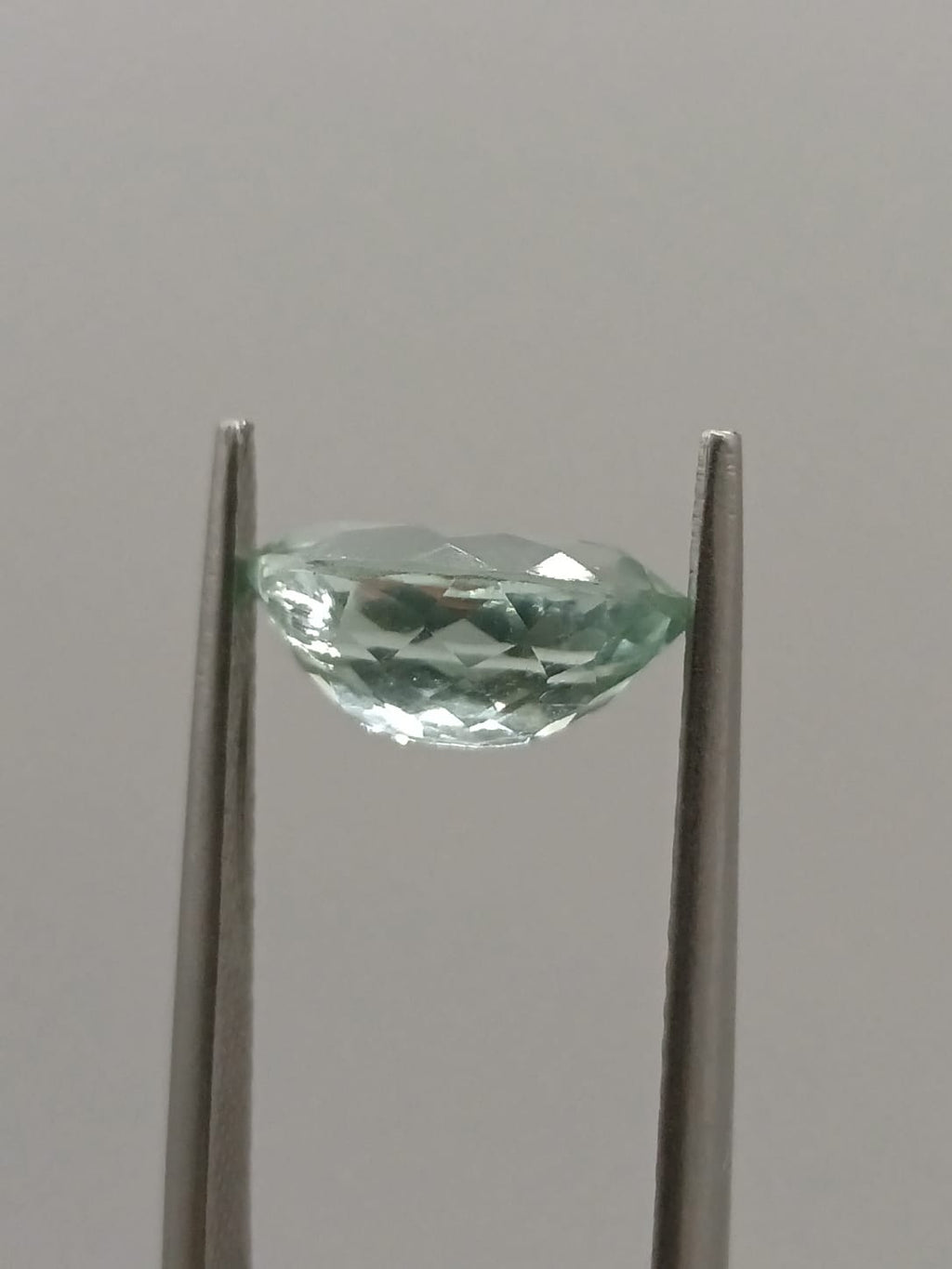 Aguamarina ovalada de 2.40ct