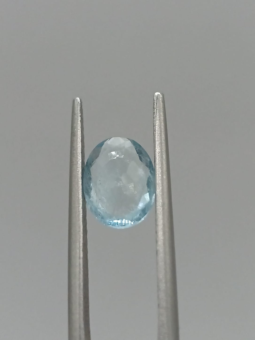 Aguamarina ovalada de 1.04ct