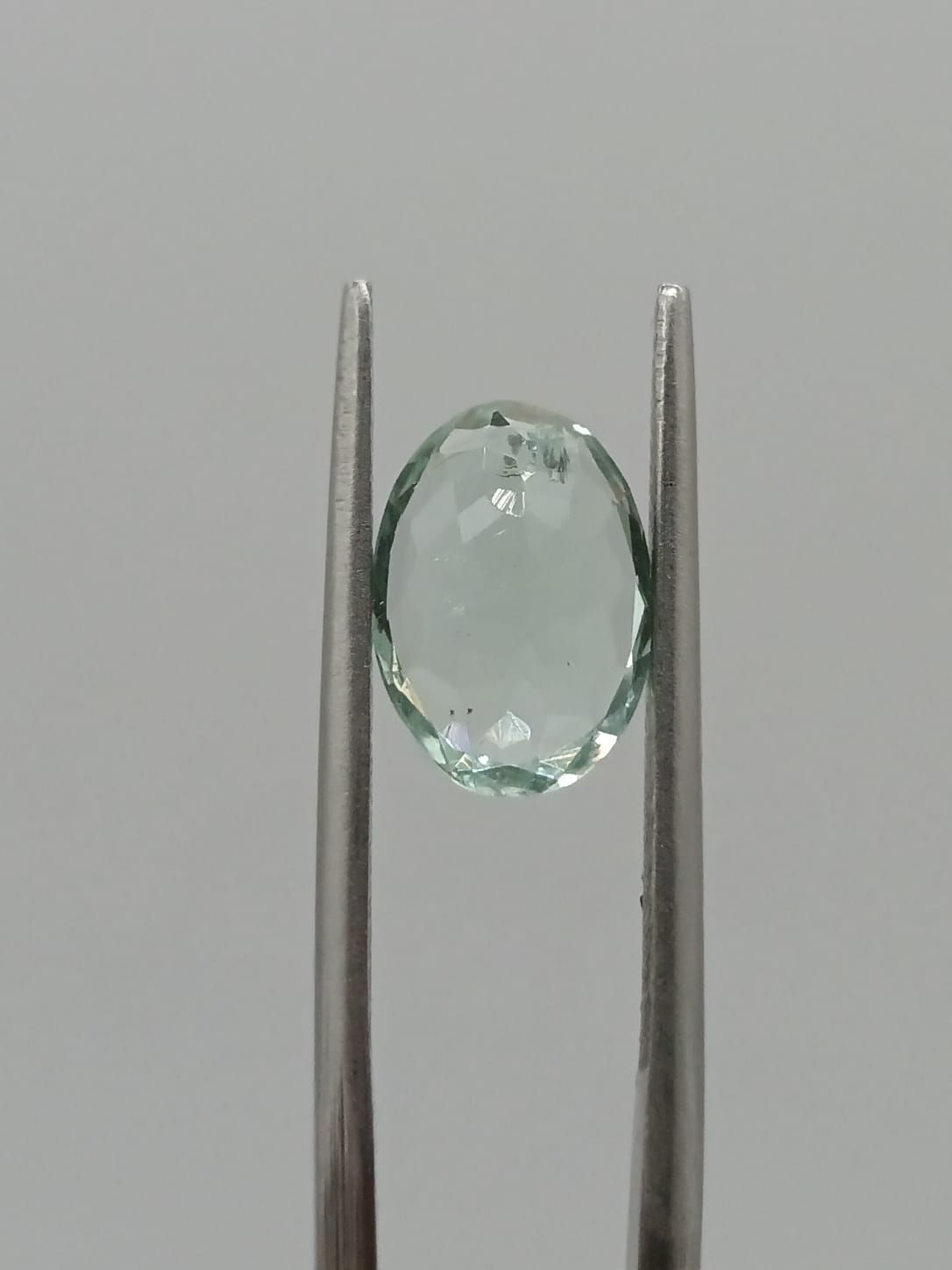 Aguamarina ovalada de 2.40ct
