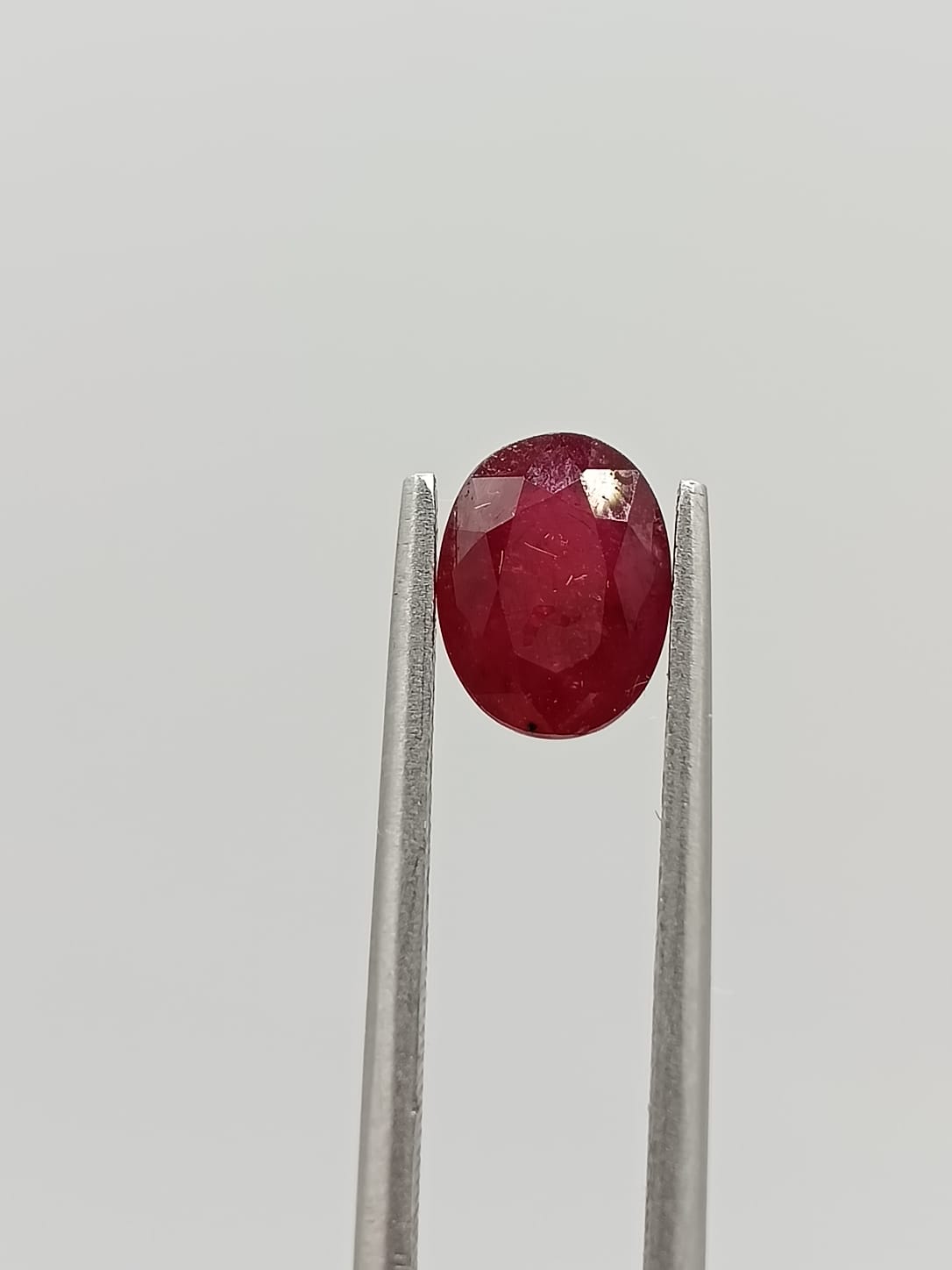 Rubí ovalado de 1.92ct