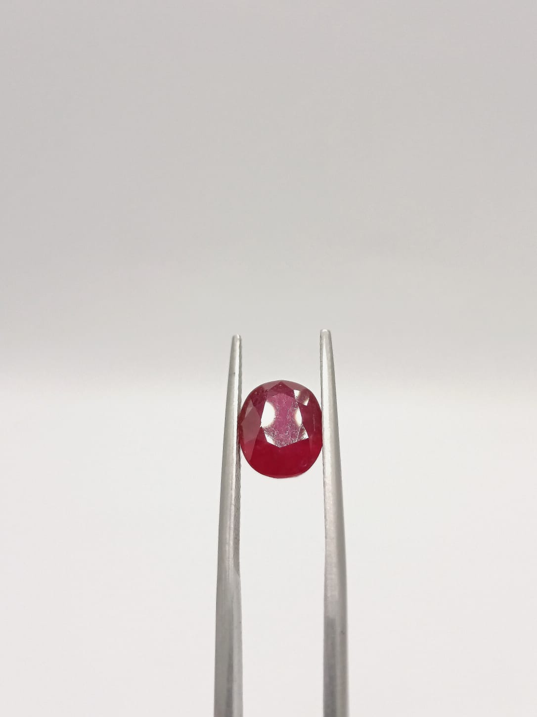Rubí ovalado de 3.12ct