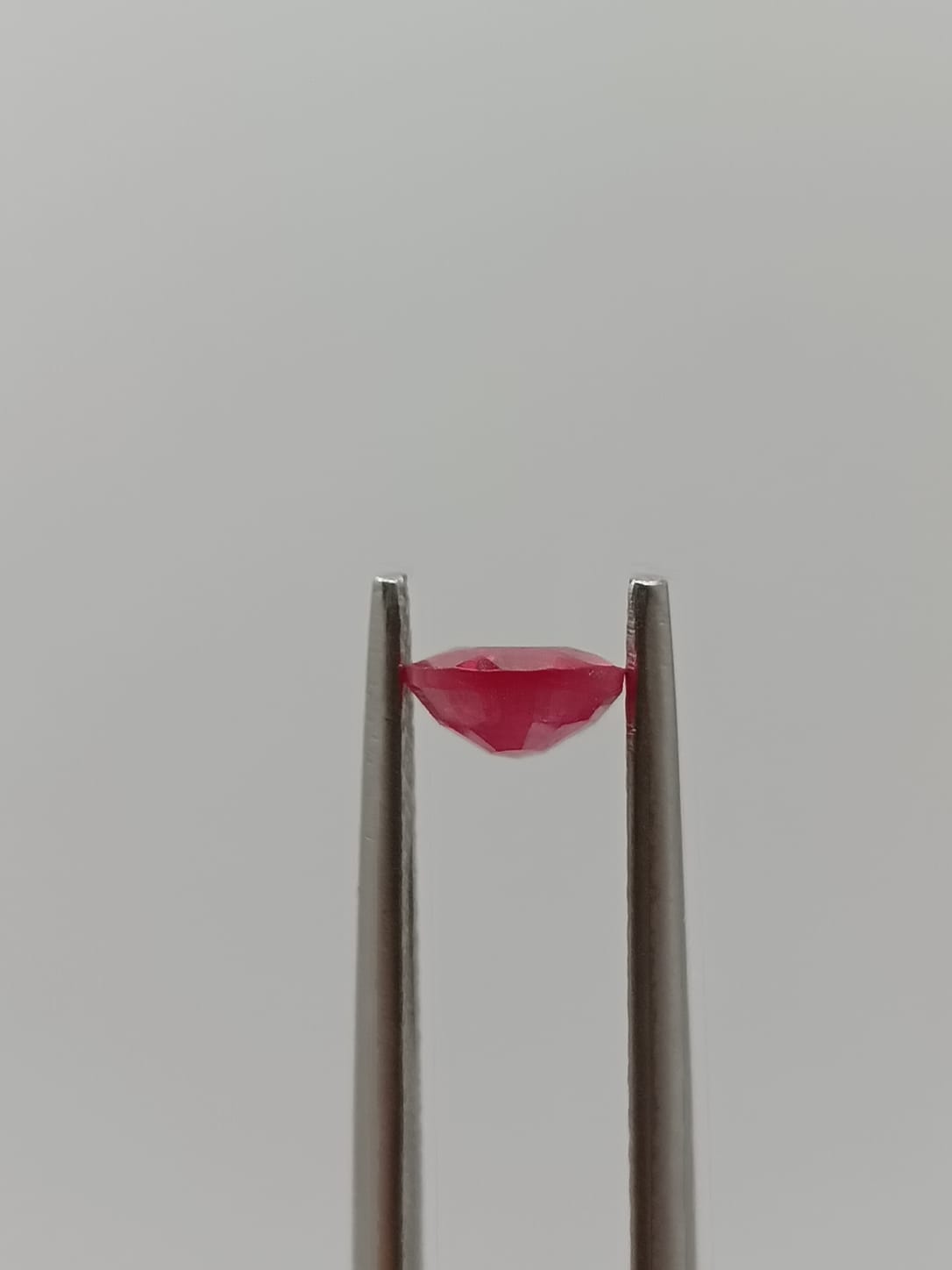 Rubí ovalado de 0.89ct