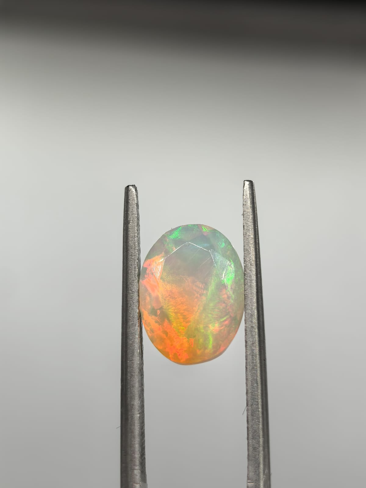 Ópalo ovalado de 1.82ct