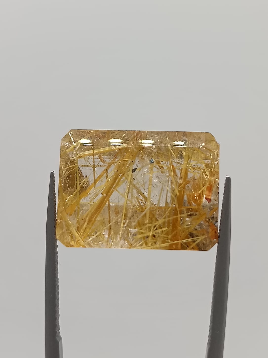 Cuarzo rutilado rectangular de 21.70ct