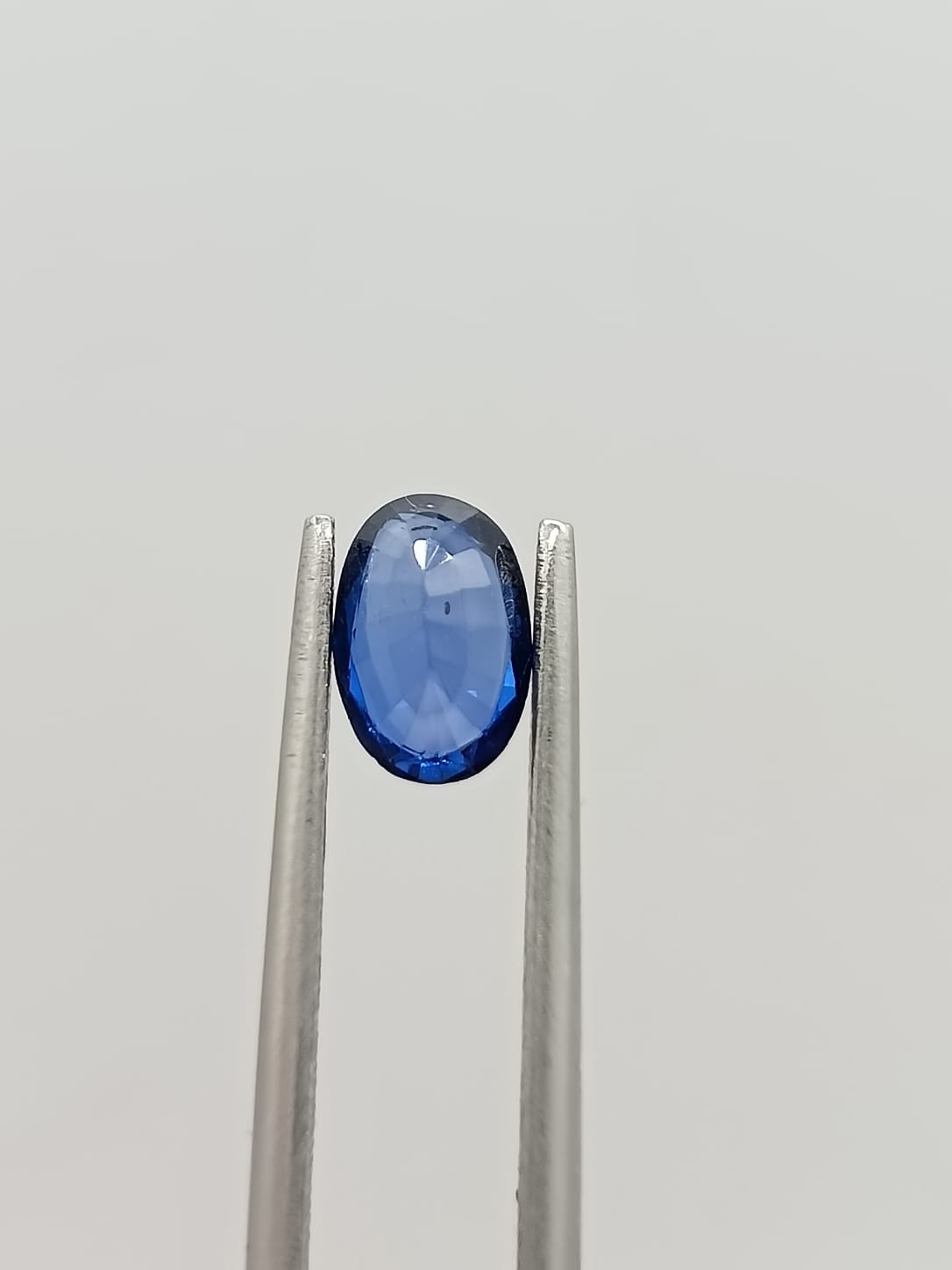 Zafiro ovalado de 0.97ct