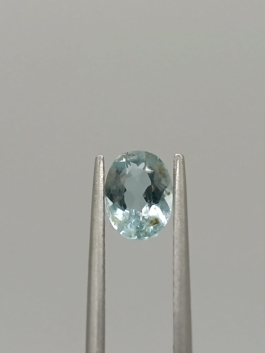Aguamarina ovalada de 1.08ct