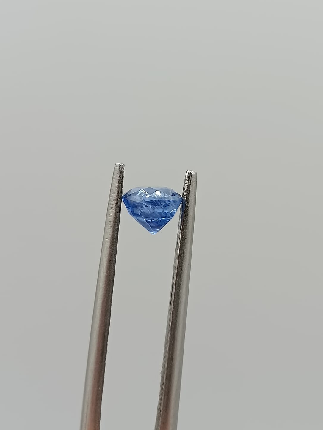 Zafiro circular de 0.65ct