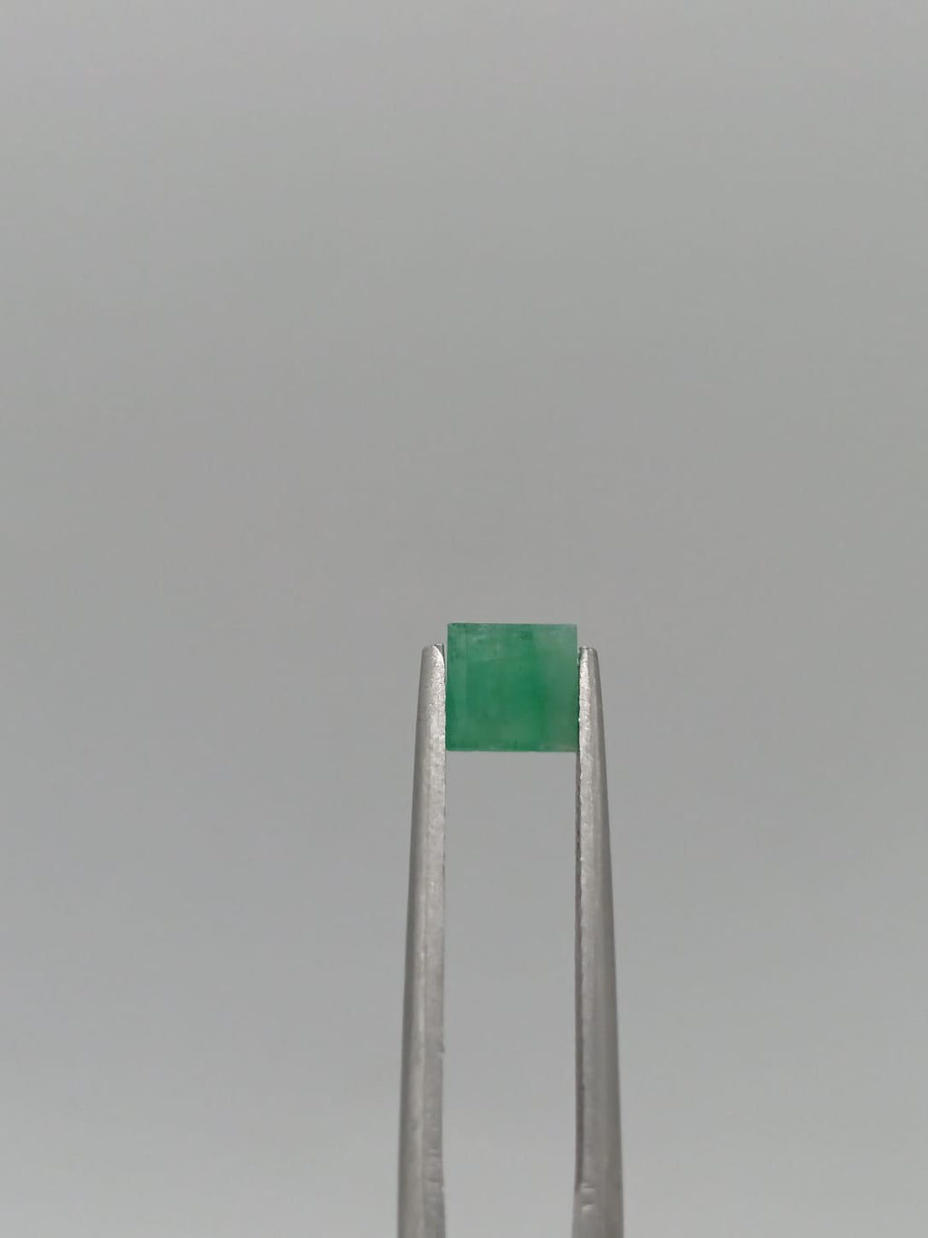 Esmeralda brasileña cuadrada de 0.66ct