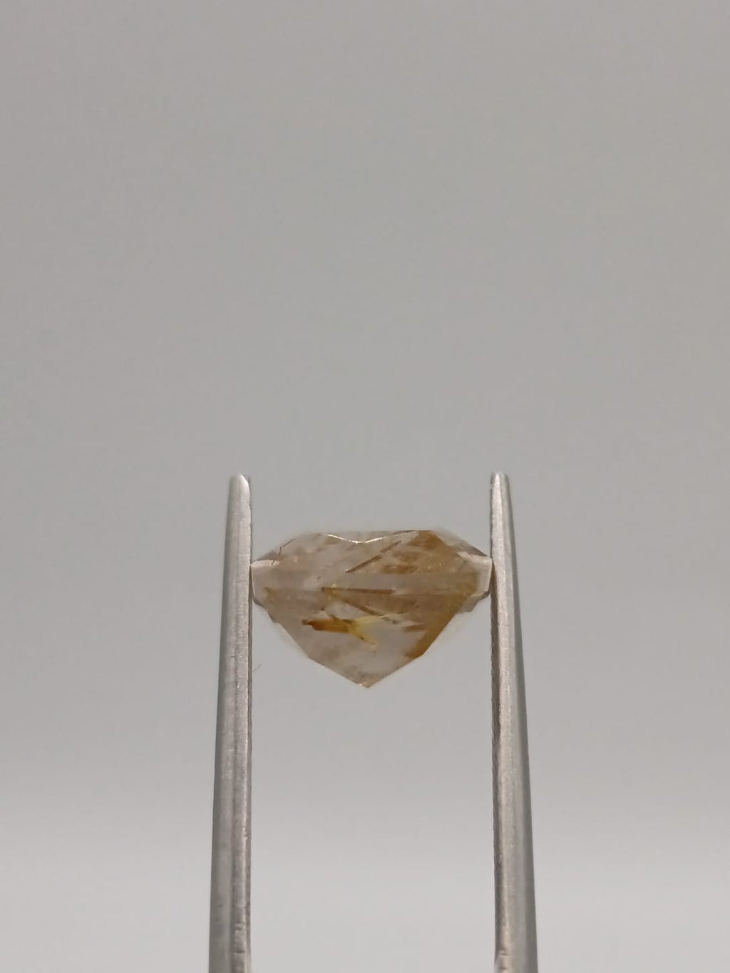 Cuarzo rutilado rectangular de 7.19ct