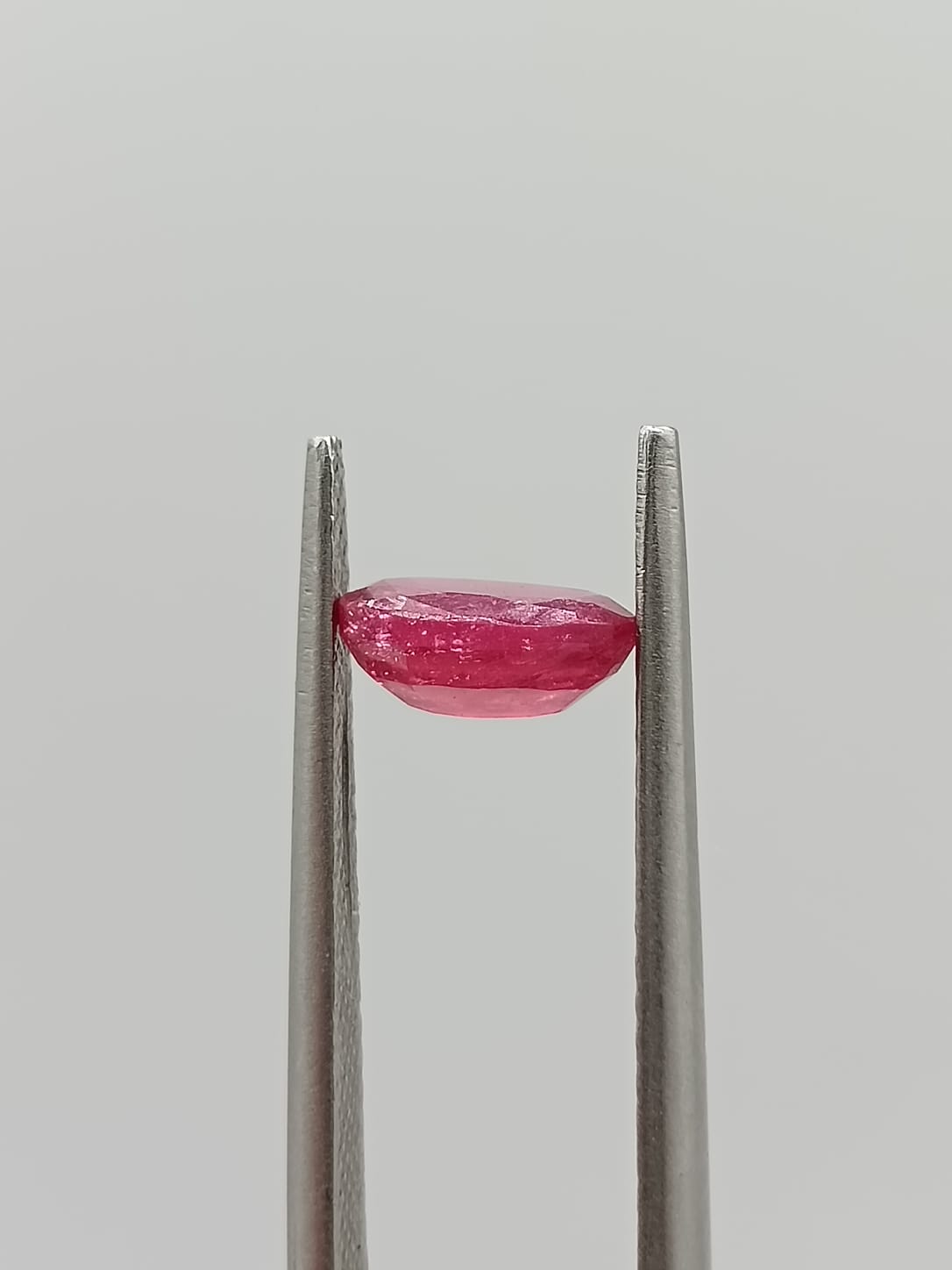 Rubí ovalado de 1.12ct