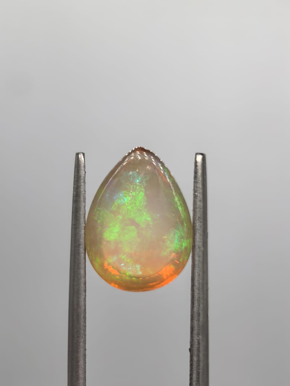Ópalo forma de gota de 2.70ct