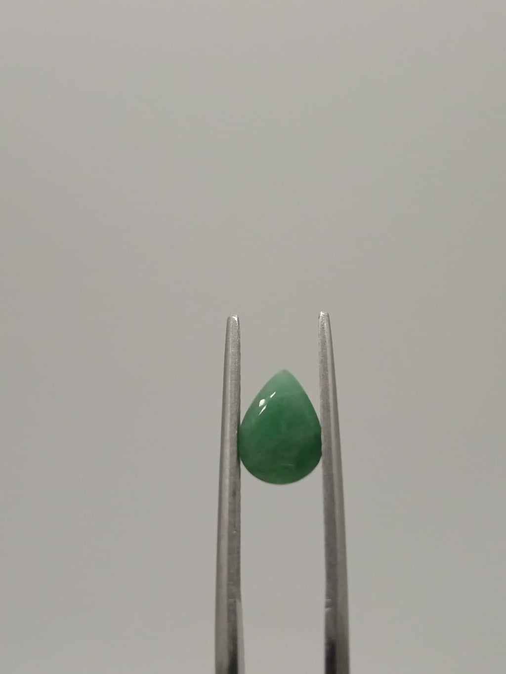 Esmeralda brasileña forma de gota 1.16ct