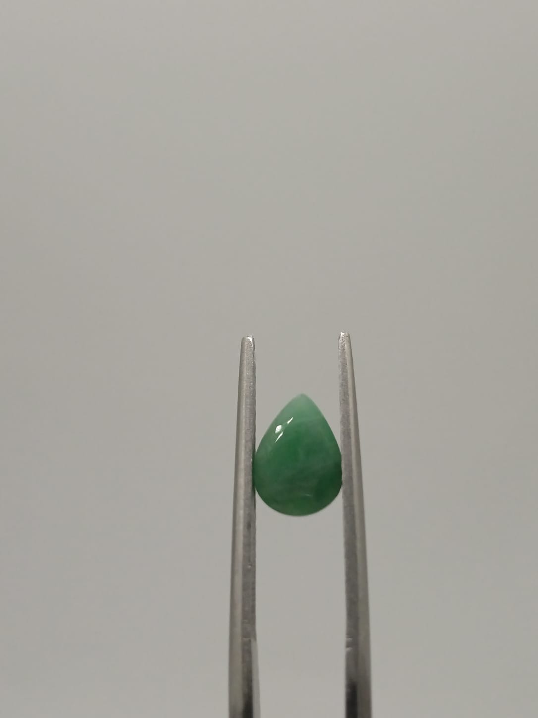 Esmeralda brasileña forma de gota 1.16ct