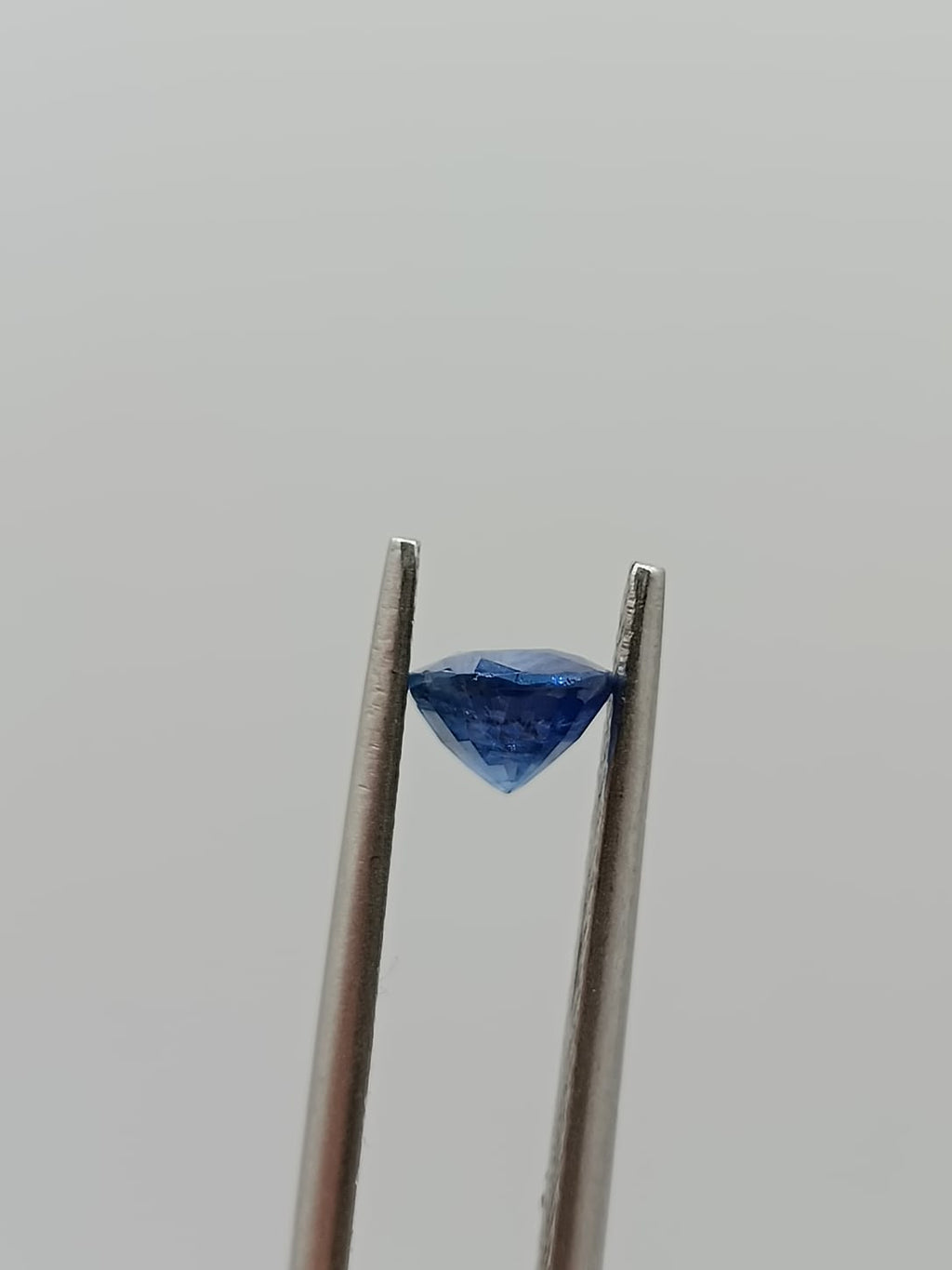 Zafiro ovalado de 1.04ct
