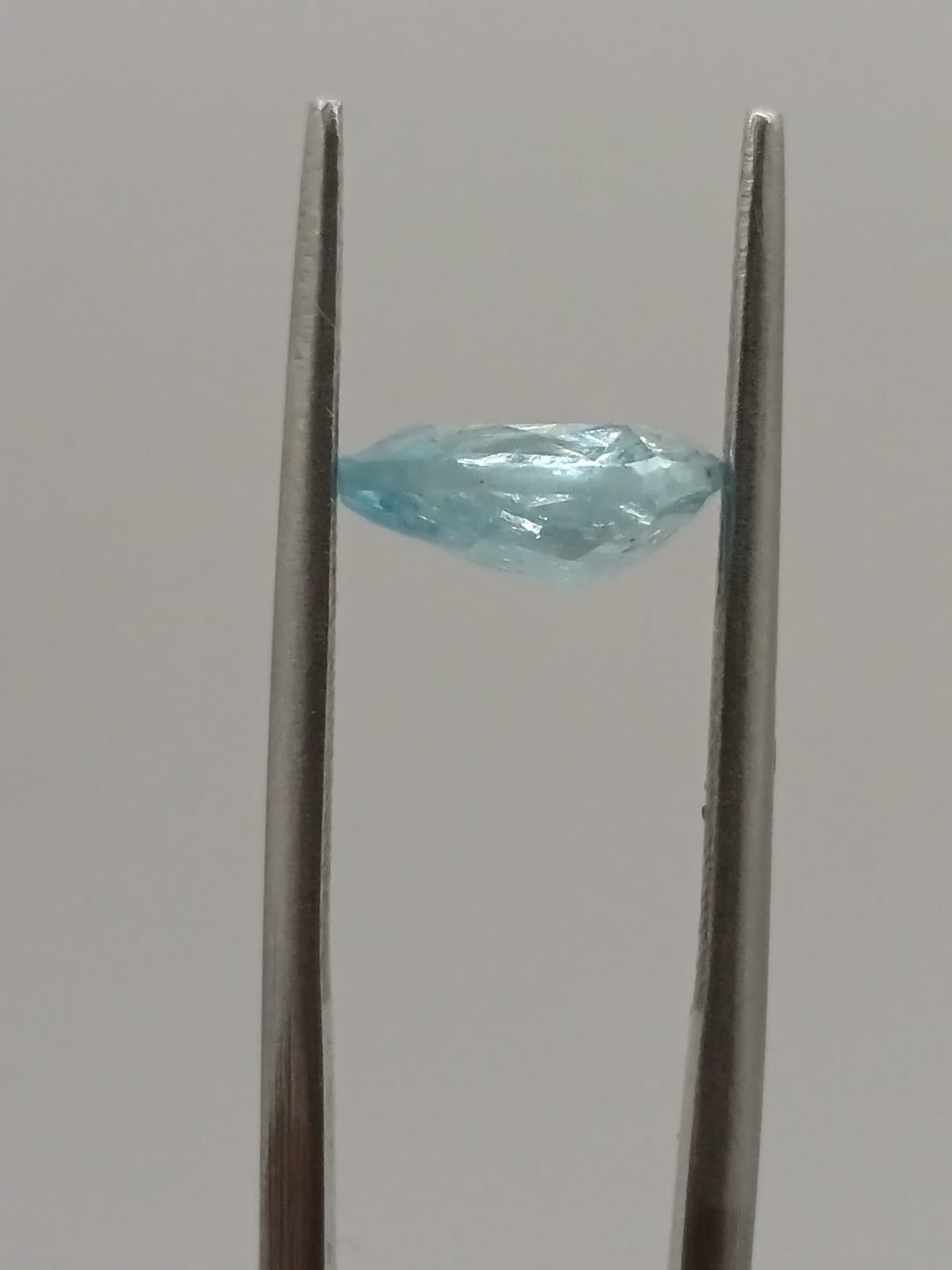 Aguamarina corte trillion de 1.72ct
