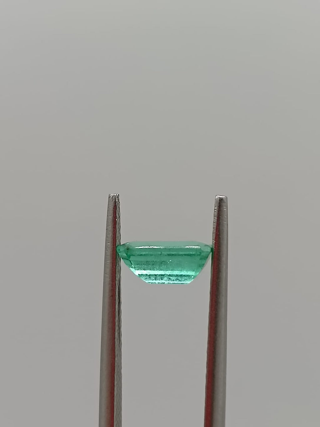 Esmeralda colombiana rectangular de 0.71ct
