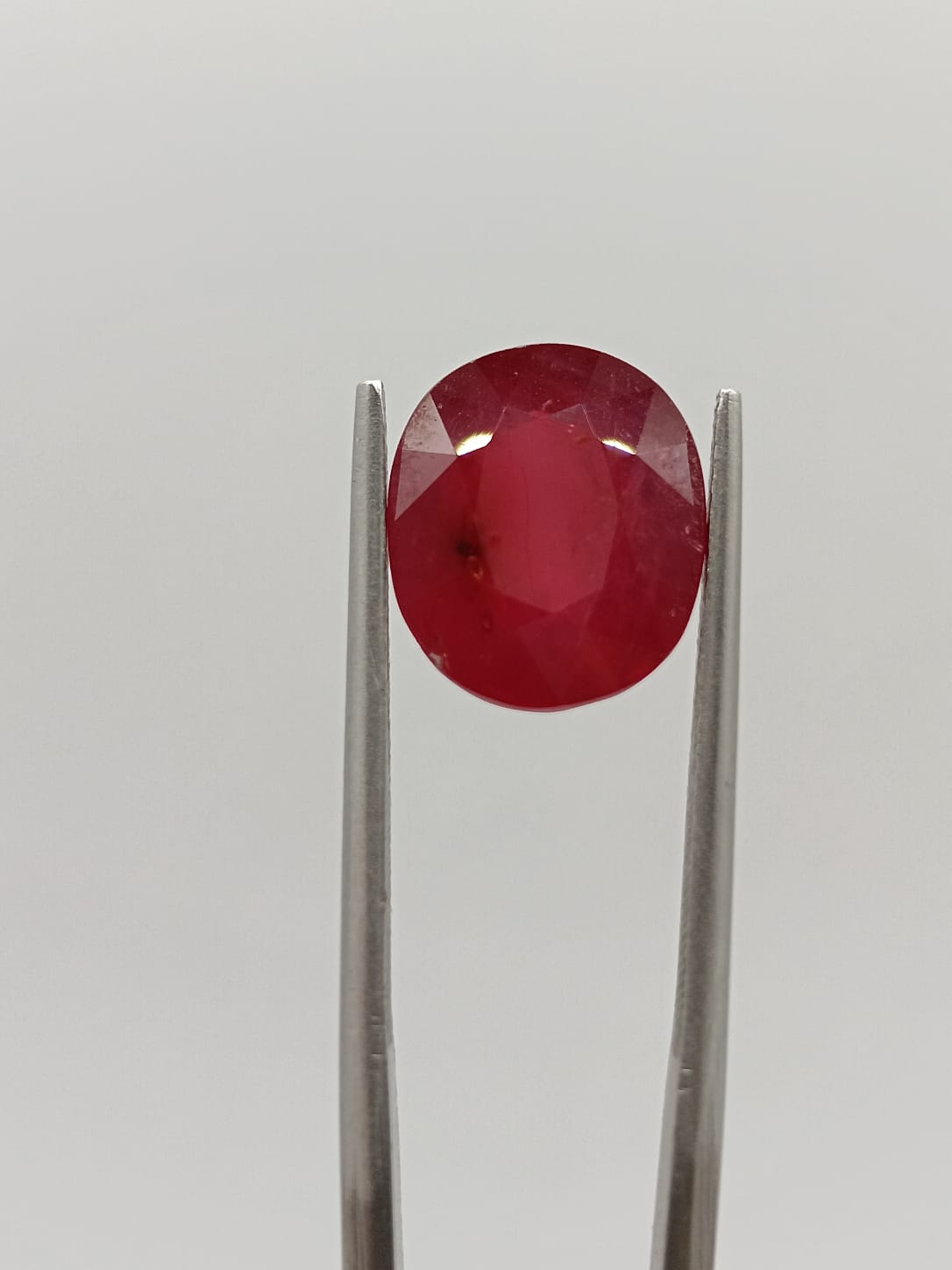 Rubí ovalado de 7.20ct