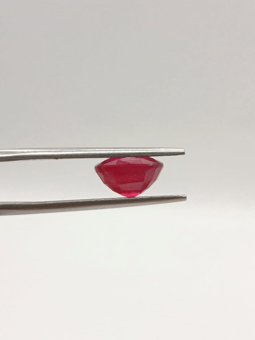 Rubí ovalado de 3.12ct