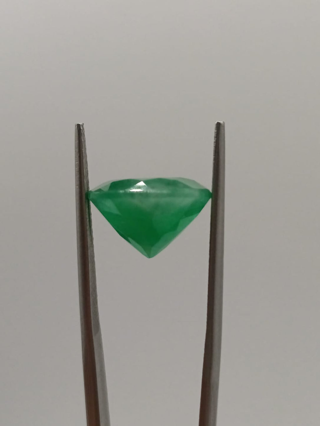 Esmeralda brasileña circular de 5.83ct