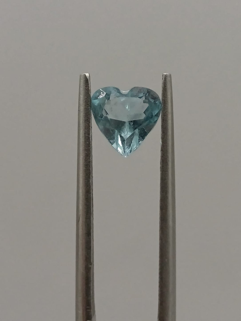 Aguamarina forma de corazón de 0.94ct