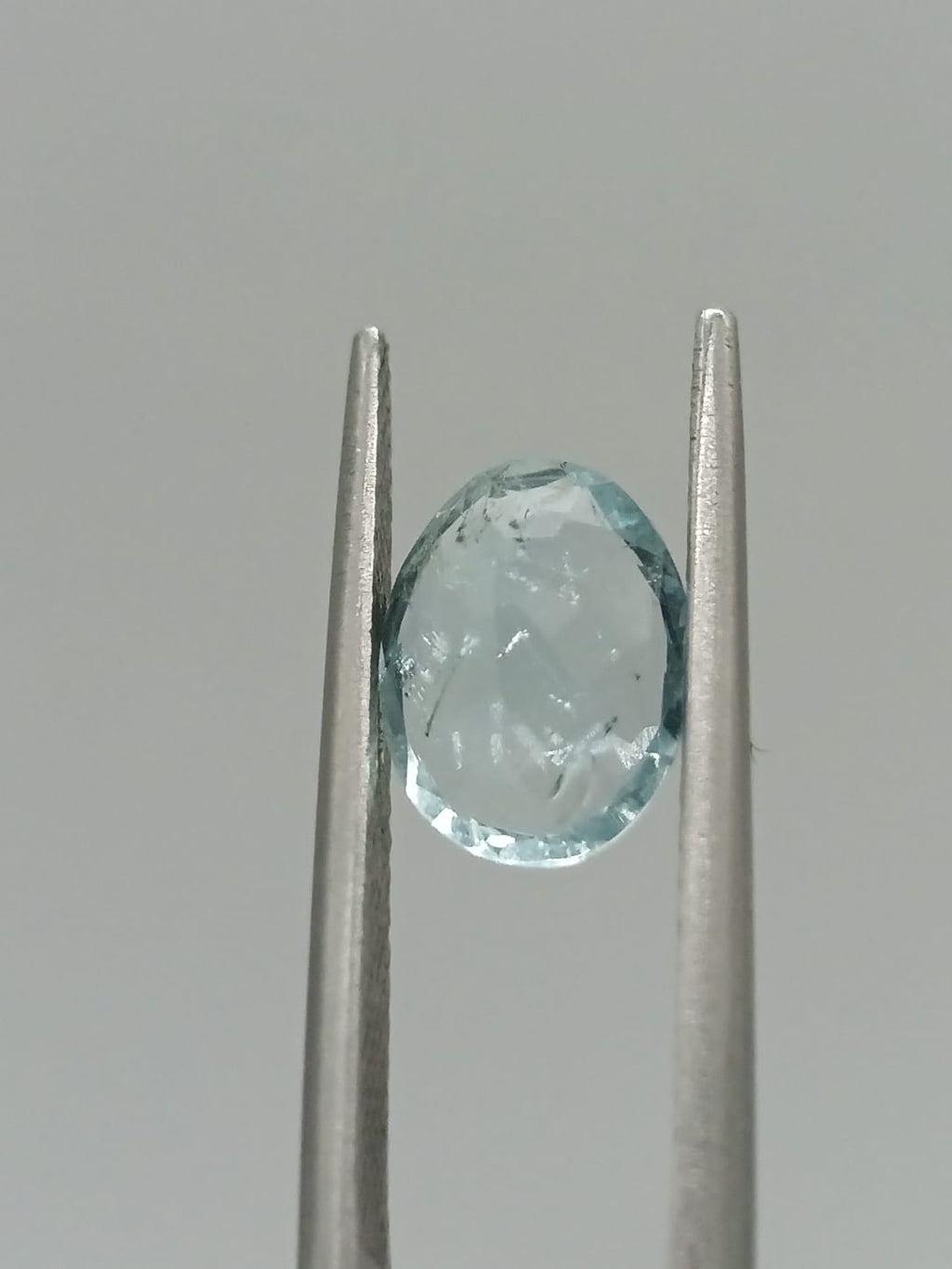 Aguamarina ovalada de 1.65ct