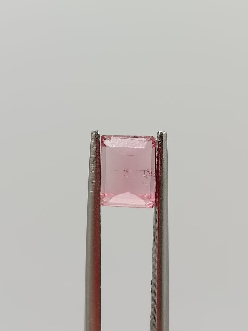 Turmalina rosa rectangular de 1.69ct