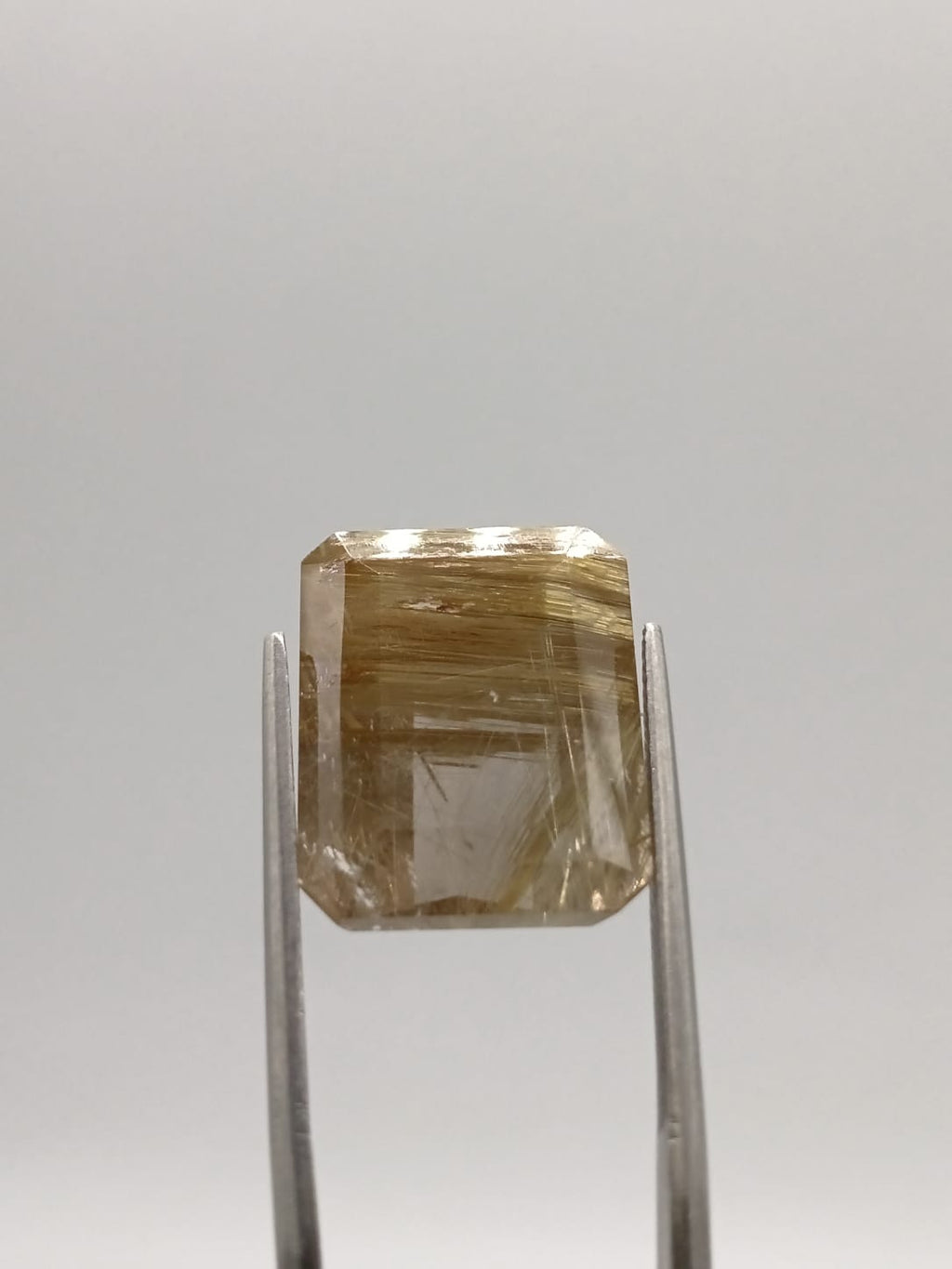Cuarzo rutilado rectangular de 16.33ct