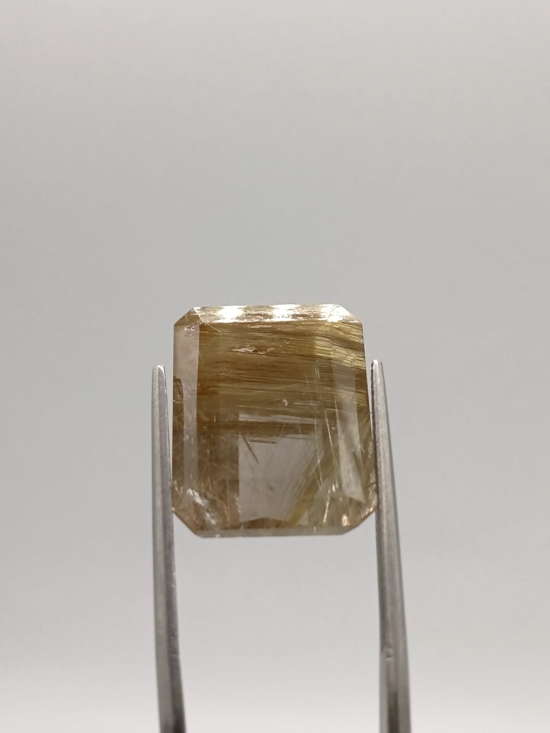 Cuarzo rutilado rectangular de 16.33ct