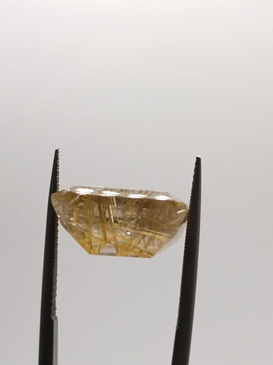 Cuarzo rutilado rectangular de 13.05ct