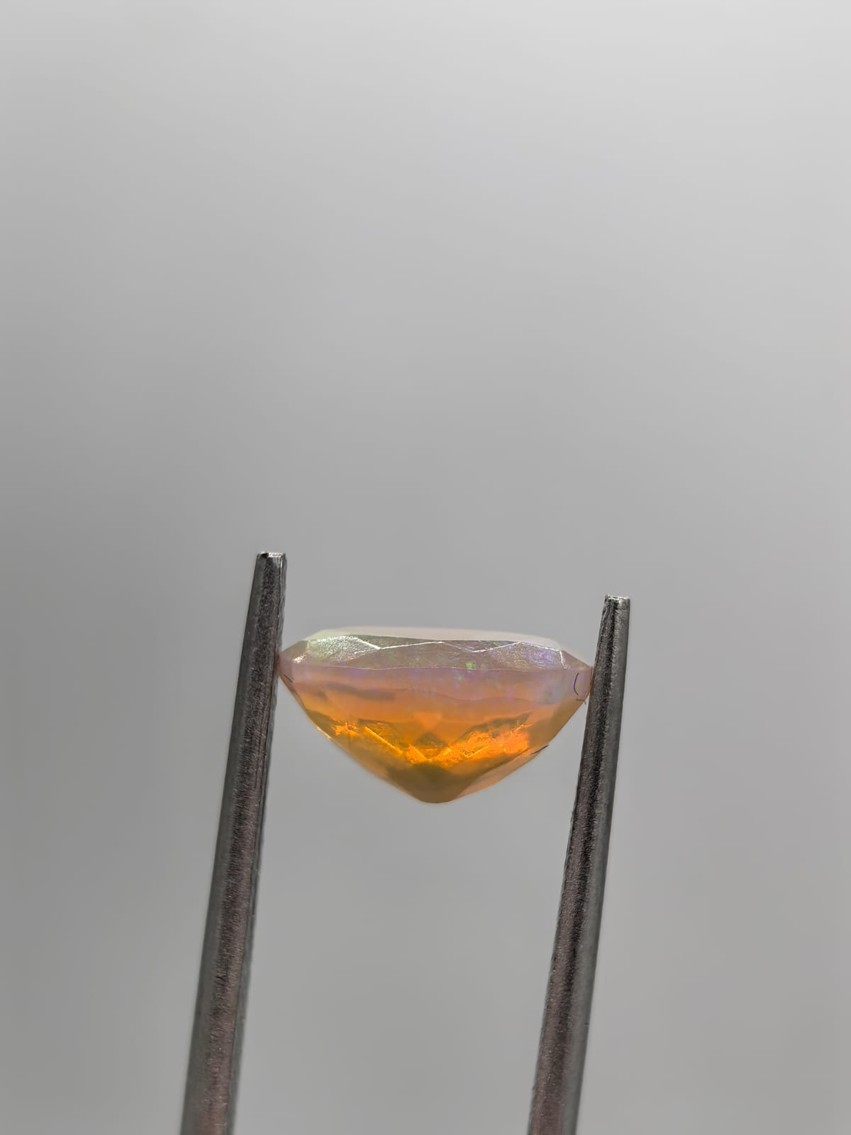 Ópalo ovalado de 1.37ct