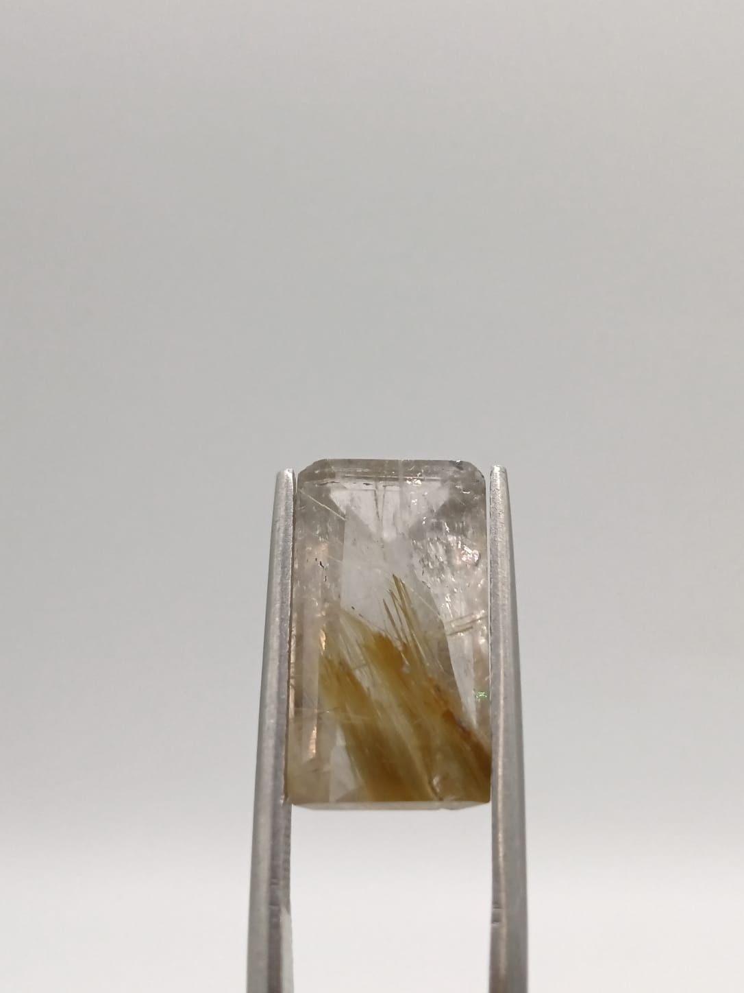 Cuarzo rutilado rectangular de 7.18ct