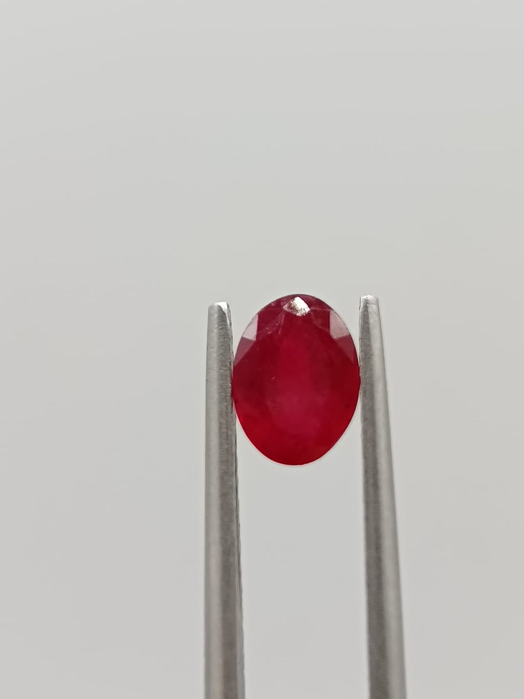 Rubí ovalado de 1.12ct