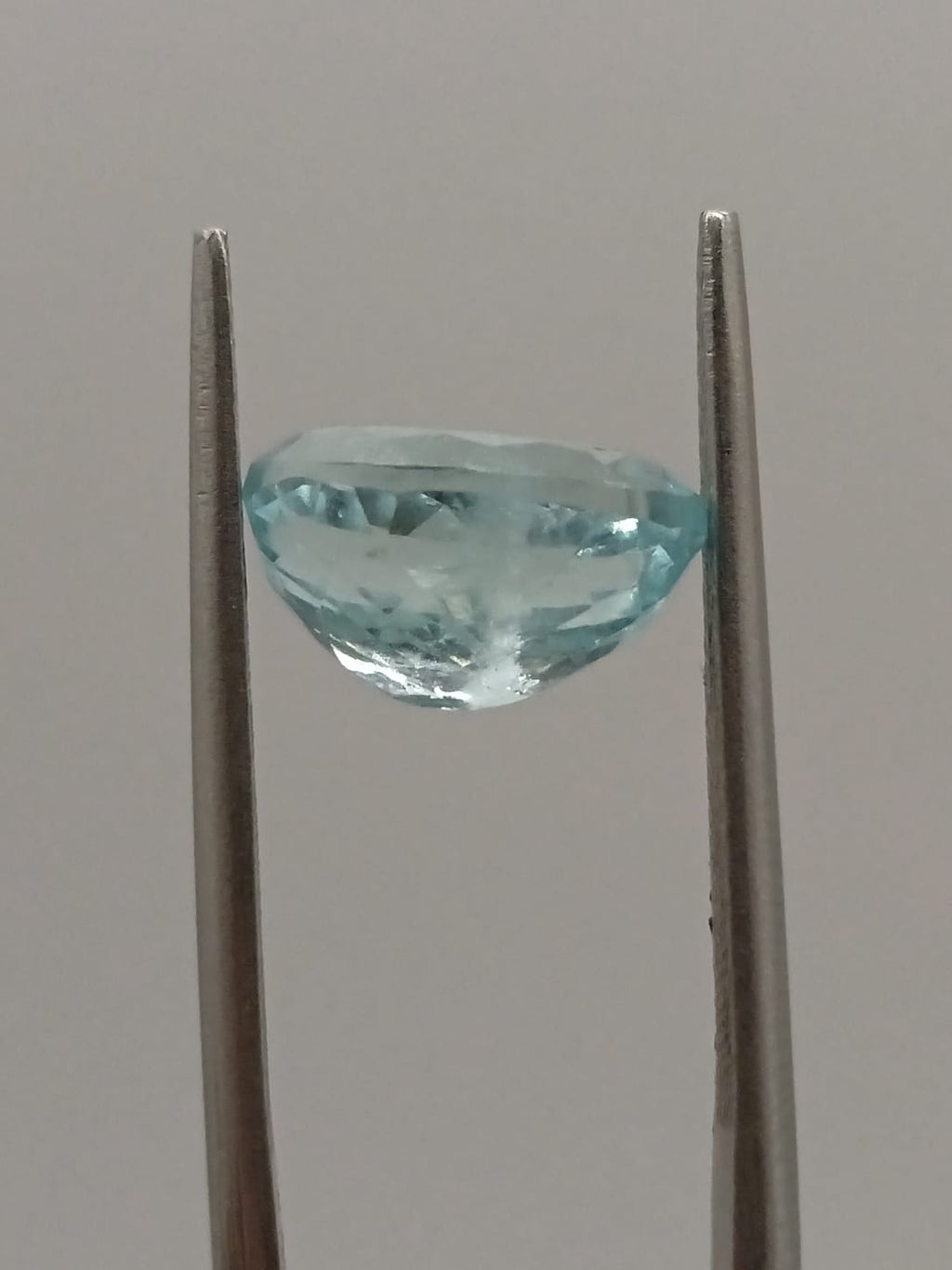 Aguamarina ovalada de 3.33ct