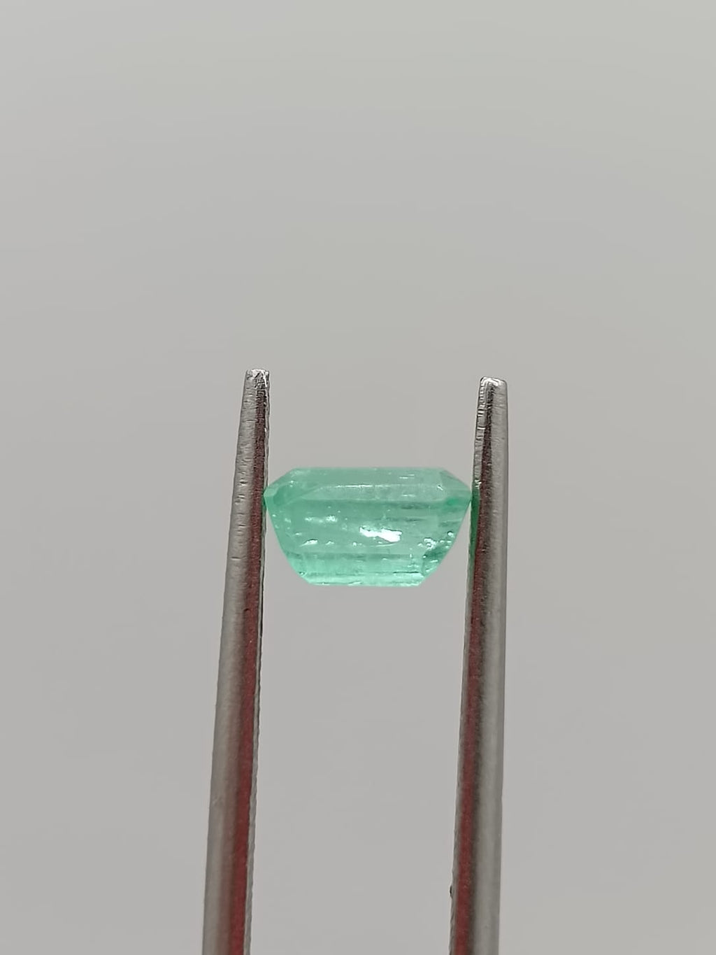 Esmeralda colombiana rectangular de 0.84ct