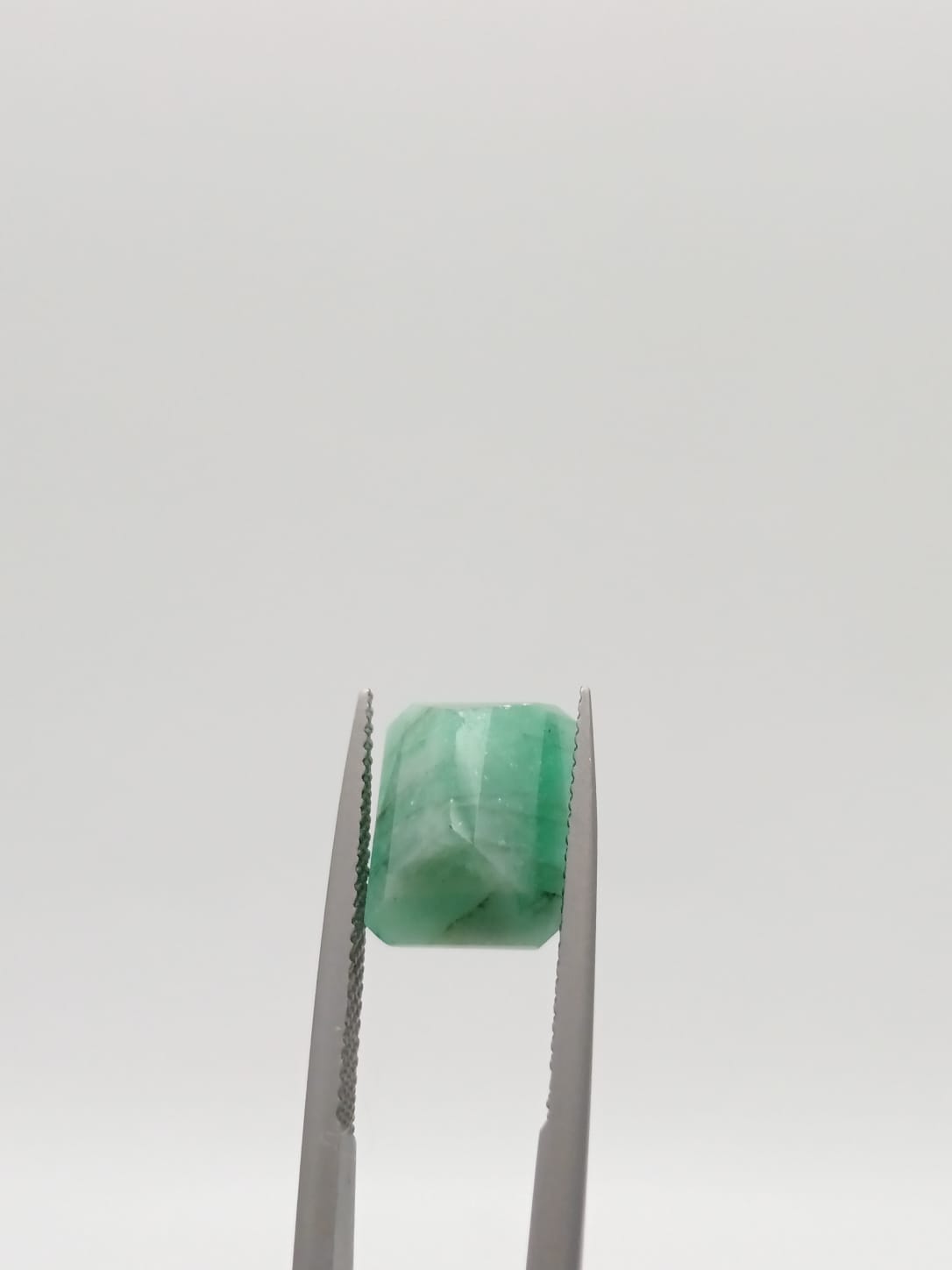 Esmeralda brasileña rectangular de 5.61ct