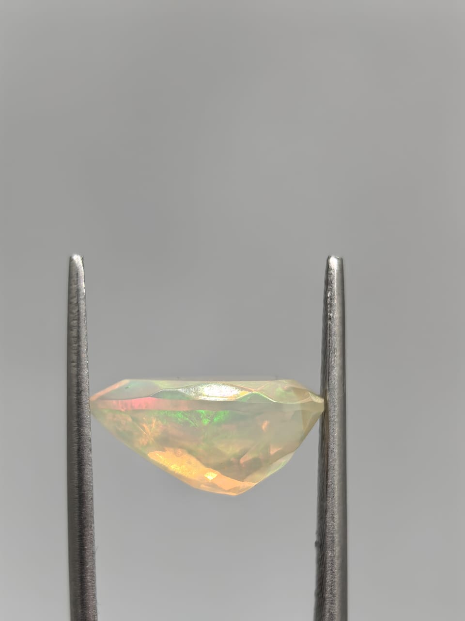 Ópalo forma de gota de 3.20ct