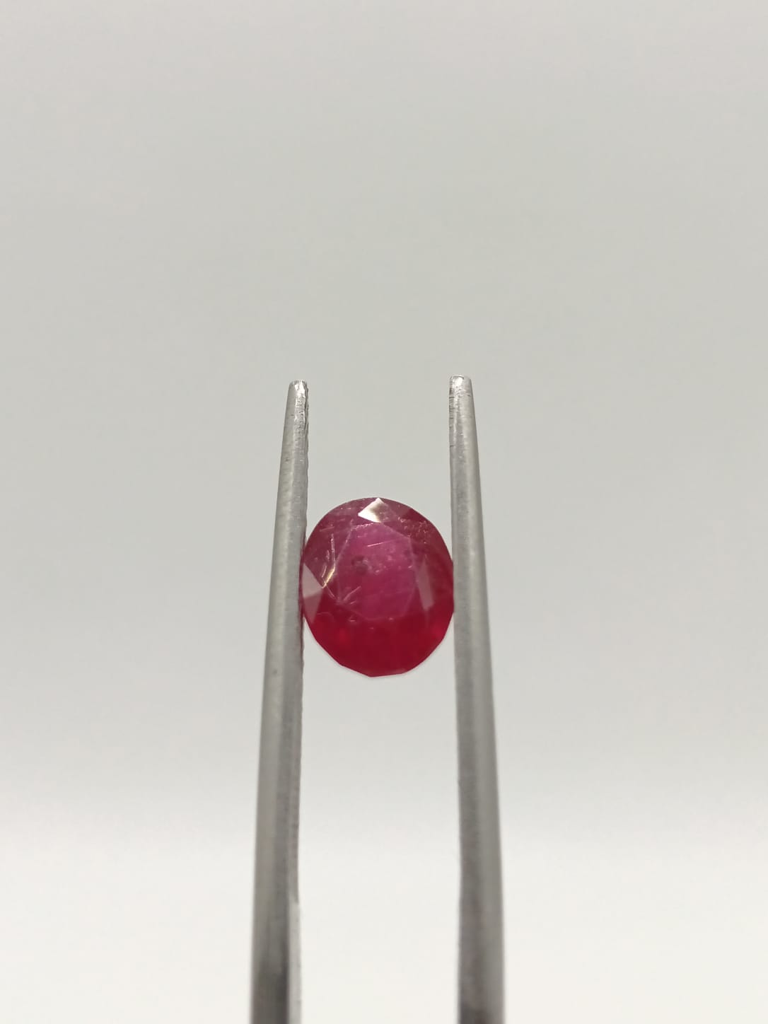 Rubí ovalado de 2.00ct